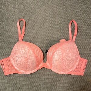 Victoria’s Secret very sexy push up bra size 32 B